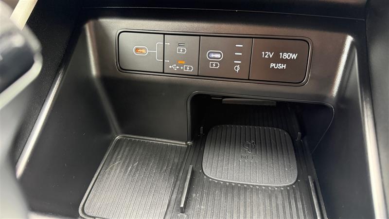 Vehicle photo 36