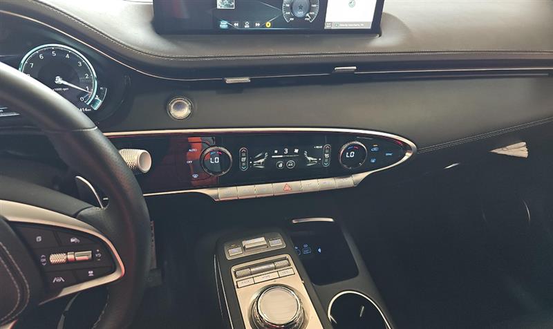 Vehicle photo 10