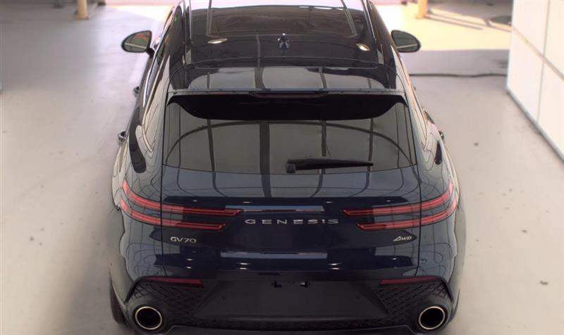 Vehicle photo 5