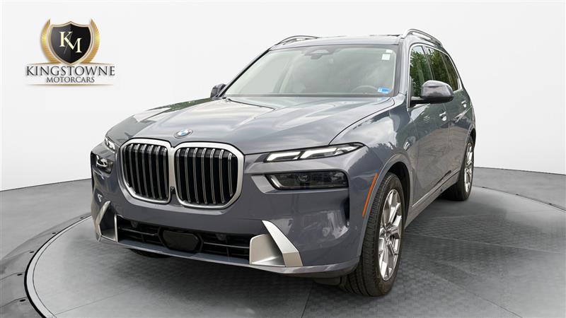 2023 BMW X7 xDrive40i's photo