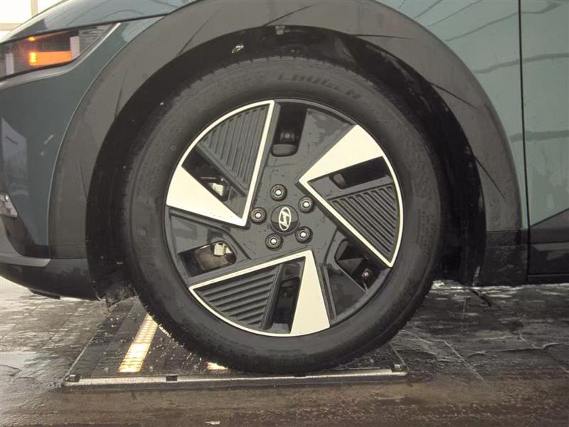 Vehicle photo 10