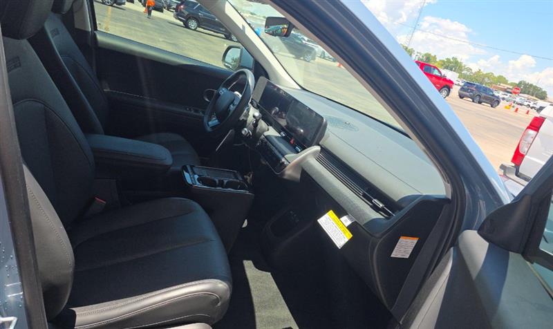 Vehicle photo 10