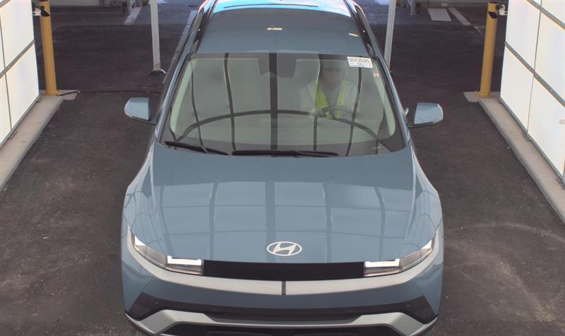 Vehicle photo 2