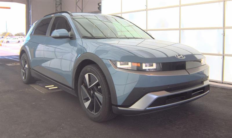 Vehicle photo 4