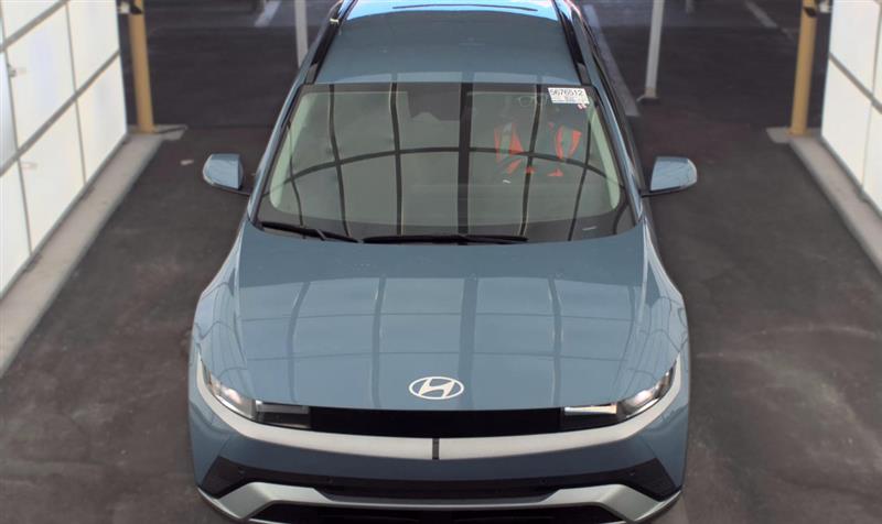 Vehicle photo 2