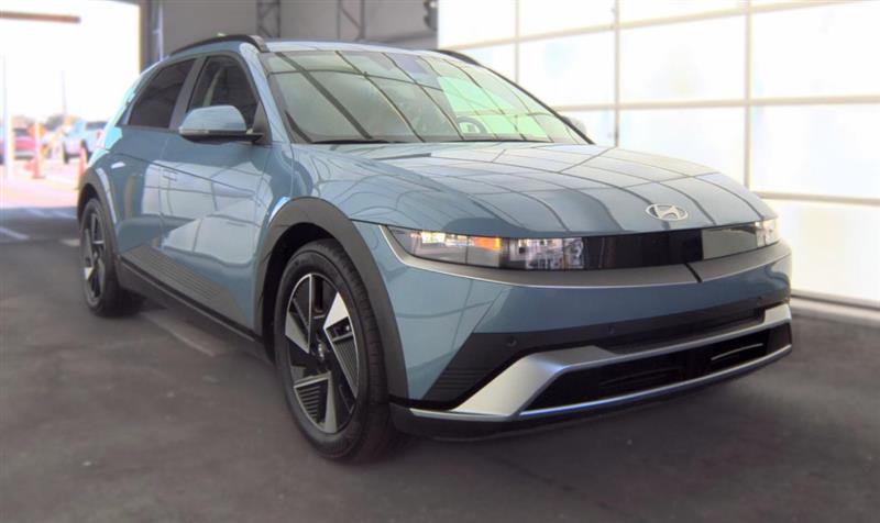 Vehicle photo 3