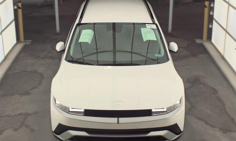 Vehicle photo 2