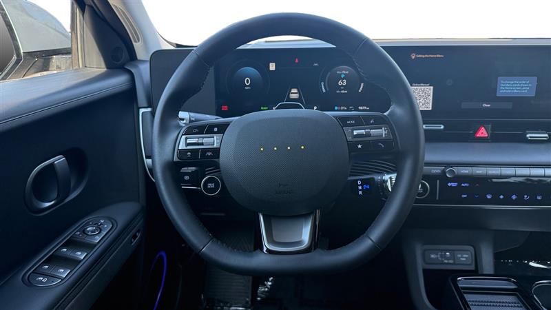 Vehicle photo 13