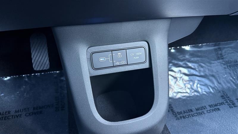Vehicle photo 43