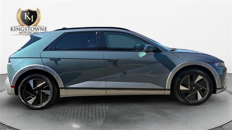 Vehicle photo 6