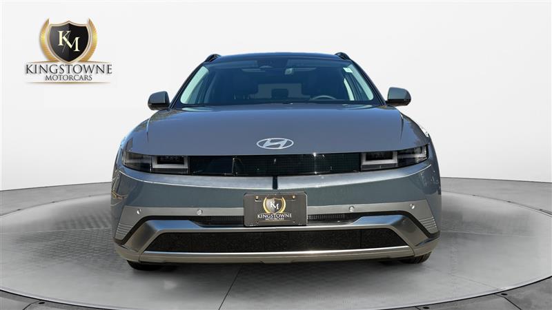 Vehicle photo 8
