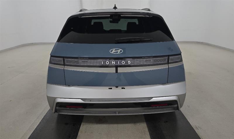 Vehicle photo 5