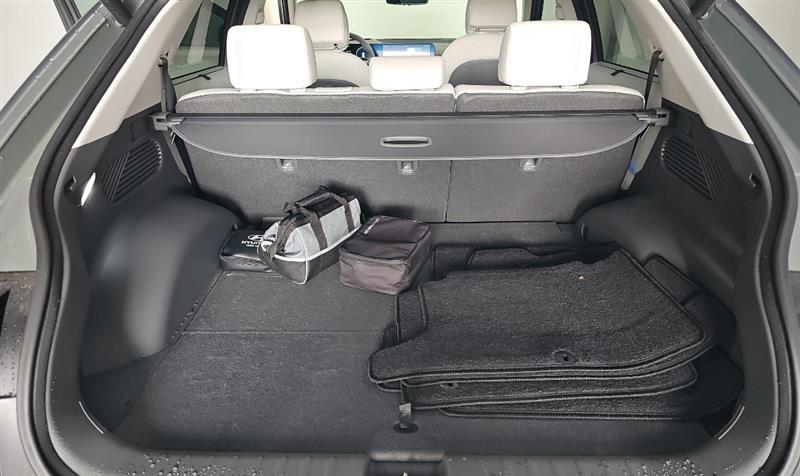 Vehicle photo 14