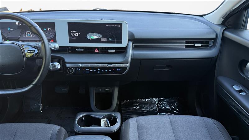 Vehicle photo 15