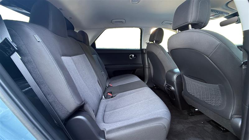 Vehicle photo 18