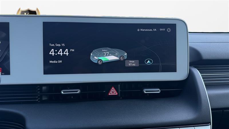 Vehicle photo 21