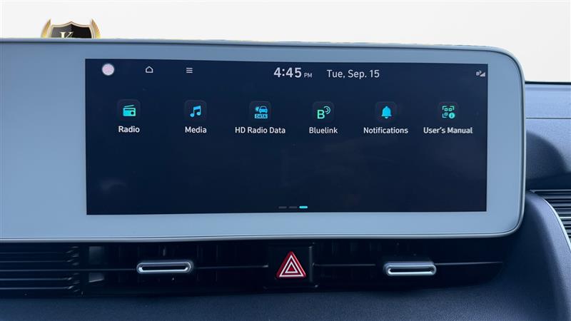 Vehicle photo 25