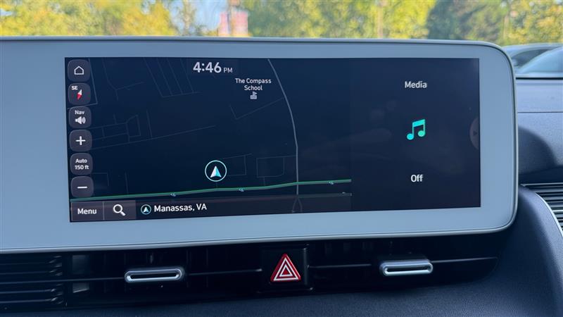 Vehicle photo 27
