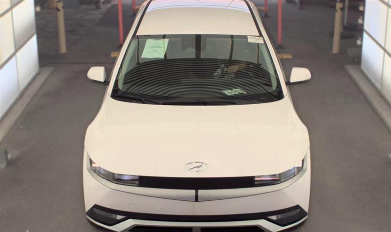 Vehicle photo 2