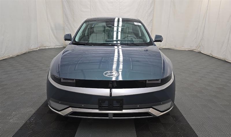 Vehicle photo 2