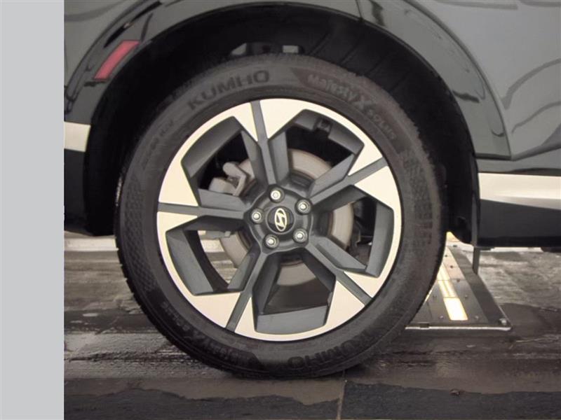 Vehicle photo 10