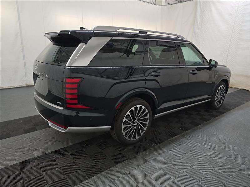 Vehicle photo 4