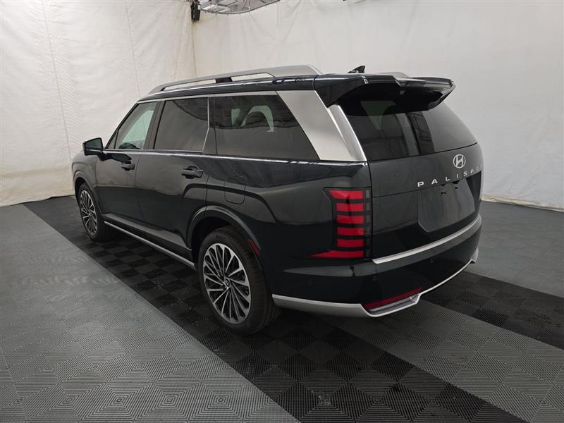 Vehicle photo 6