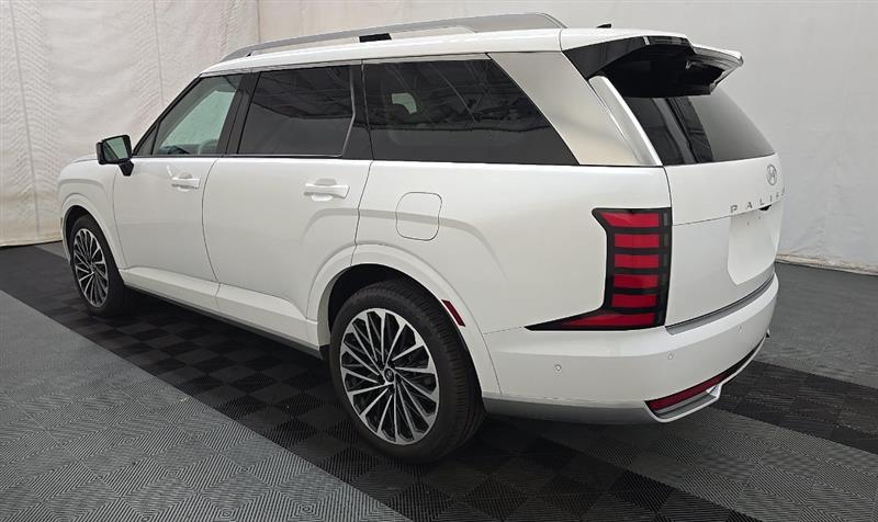 Vehicle photo 6