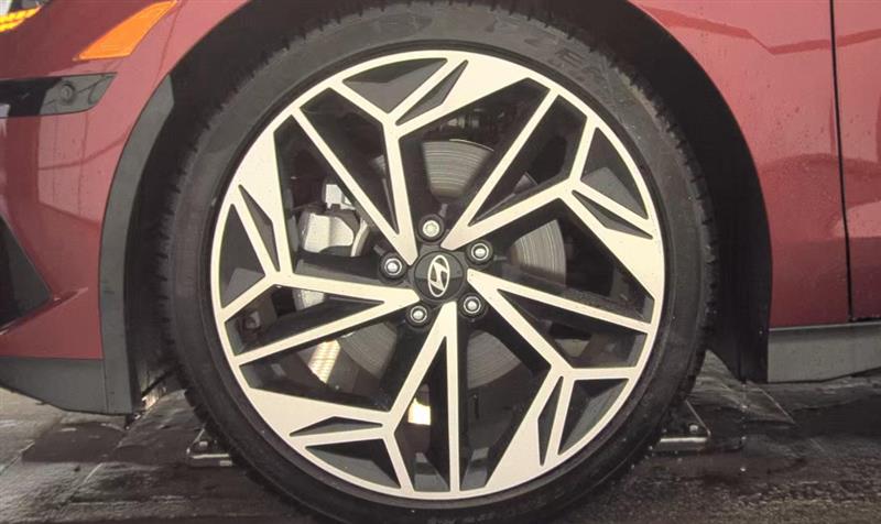 Vehicle photo 10