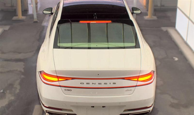 Vehicle photo 4