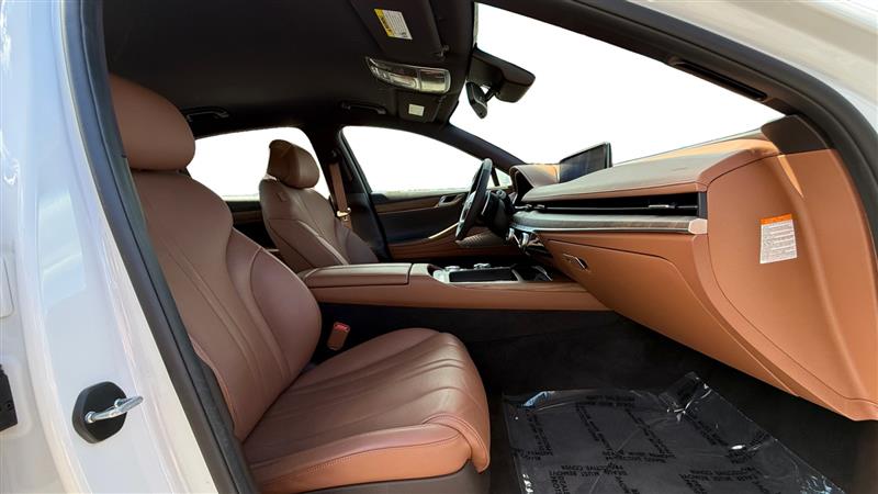 Vehicle photo 17