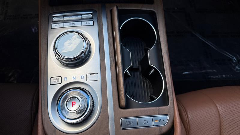 Vehicle photo 34