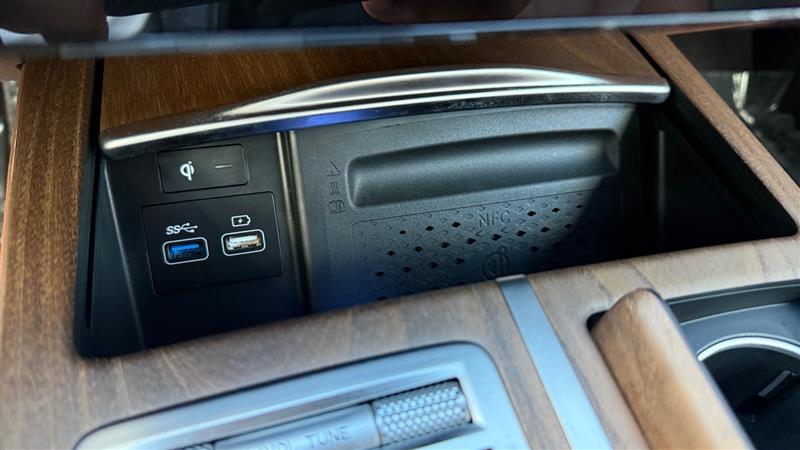 Vehicle photo 35