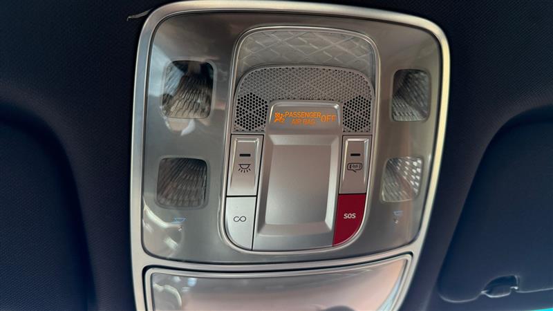 Vehicle photo 37