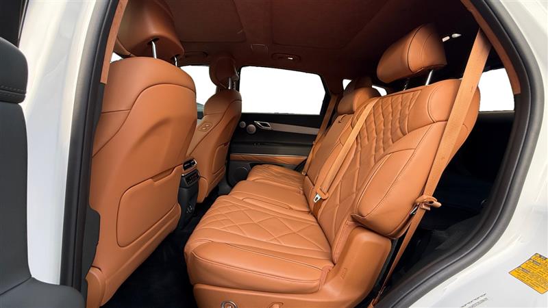 Vehicle photo 16