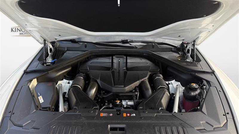 Vehicle photo 20