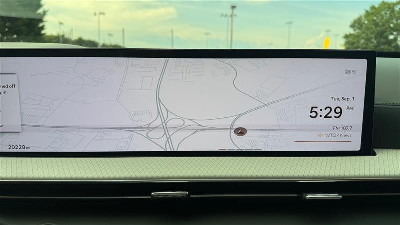 Vehicle photo 27