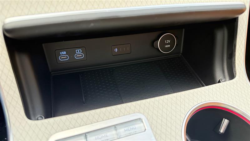 Vehicle photo 49