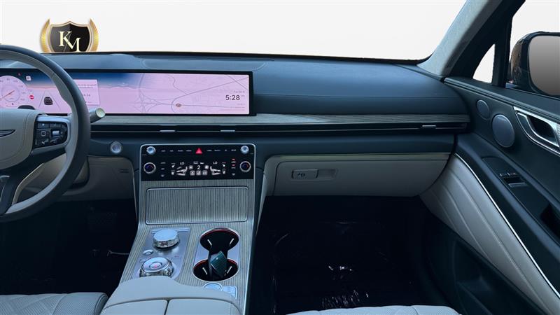 Vehicle photo 15