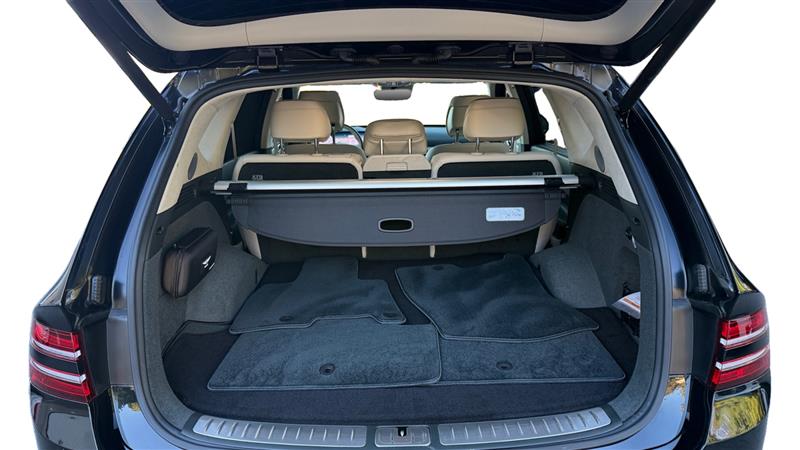 Vehicle photo 19