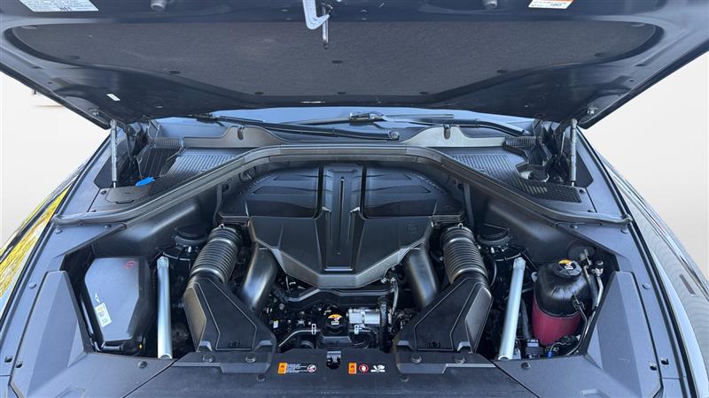 Vehicle photo 20