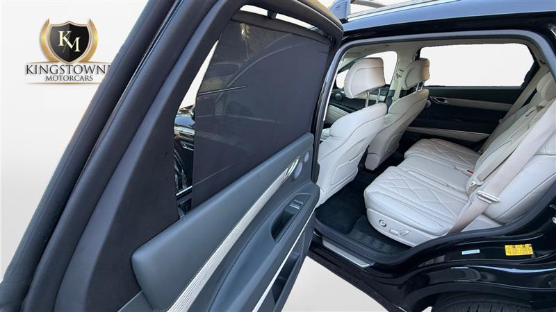 Vehicle photo 22