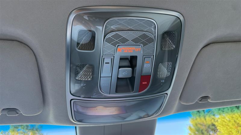 Vehicle photo 47