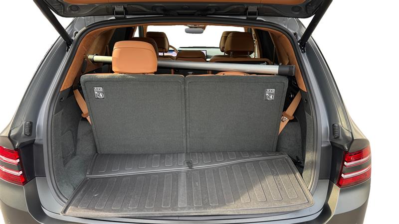 Vehicle photo 19