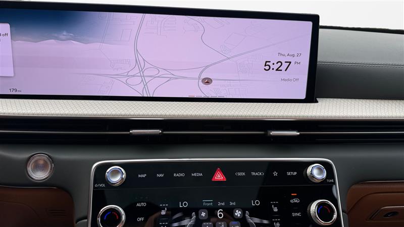 Vehicle photo 21