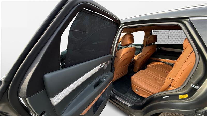 Vehicle photo 22