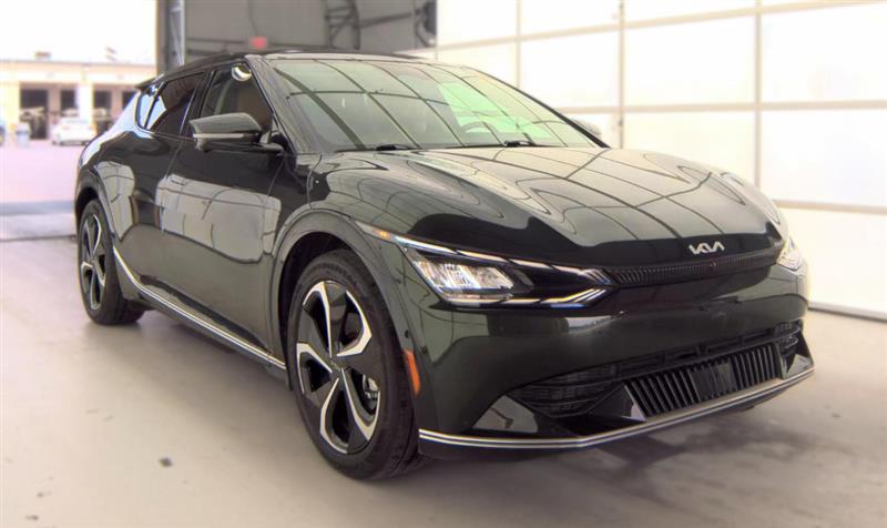 Vehicle photo 4