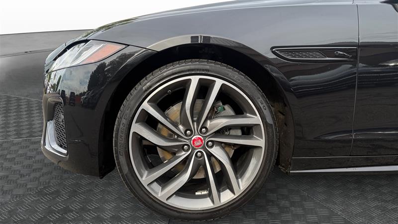 2022 Jaguar XF R-Dynamic SE - Photo 9