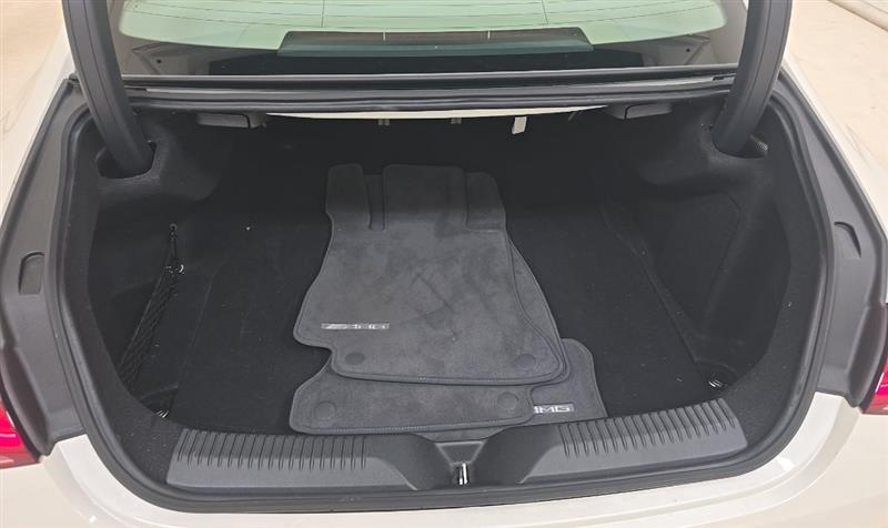 Vehicle photo 14