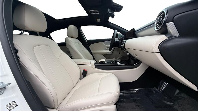 2022 Mercedes-Benz A-Class A220 - Photo 17